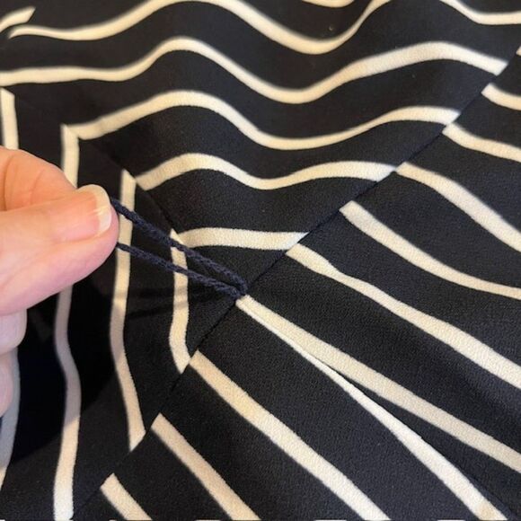 NWT Banana Republic Wide Leg Romper v-neck Sleeveless Navy White Stripe Size 4 - Picture 14 of 16